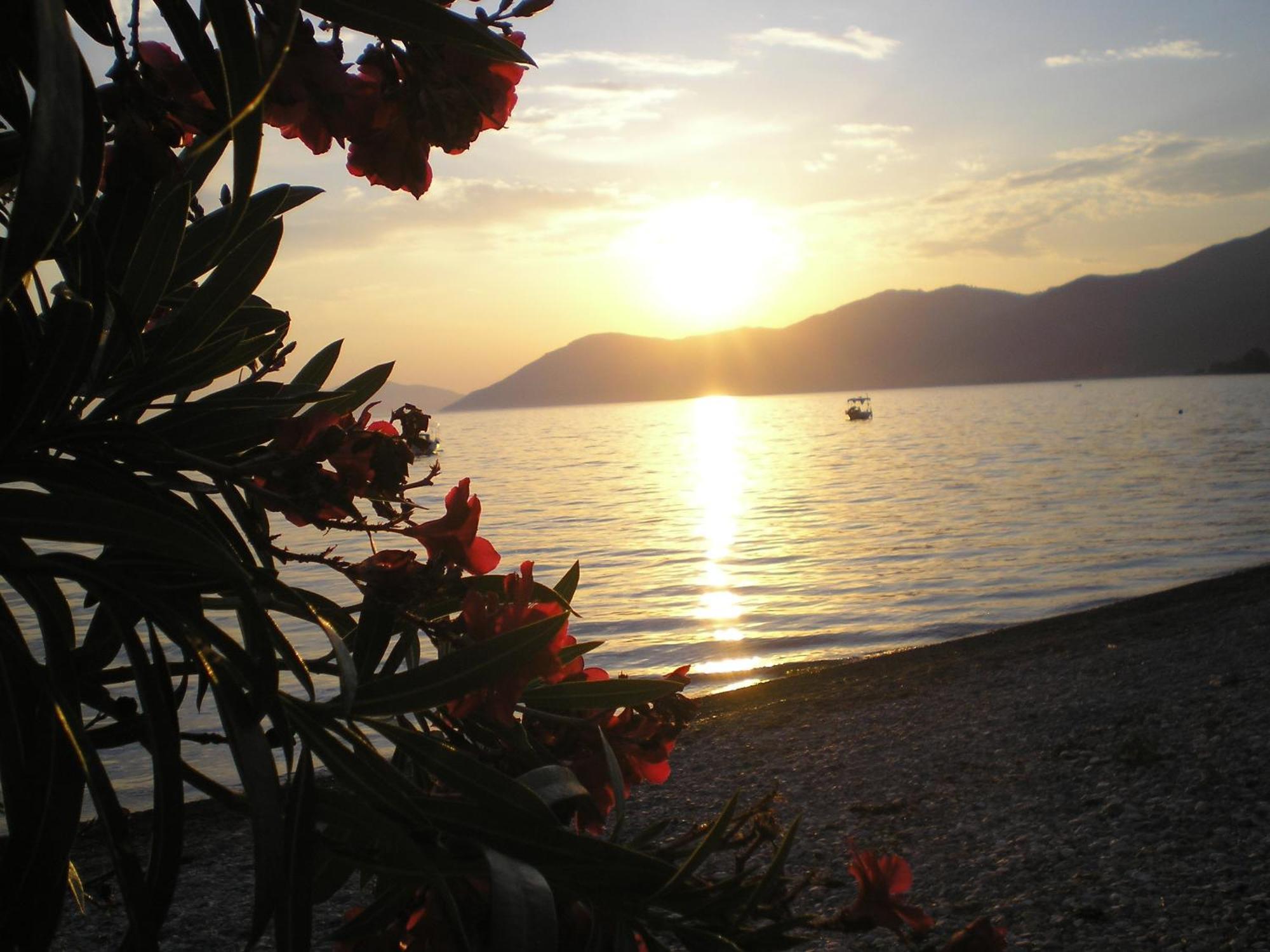 Souris Hotel Rovies Dış mekan fotoğraf