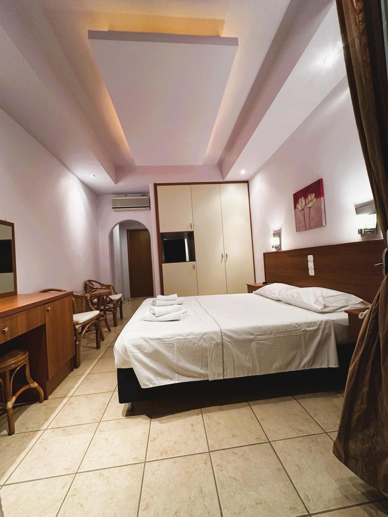 Souris Hotel Rovies Dış mekan fotoğraf