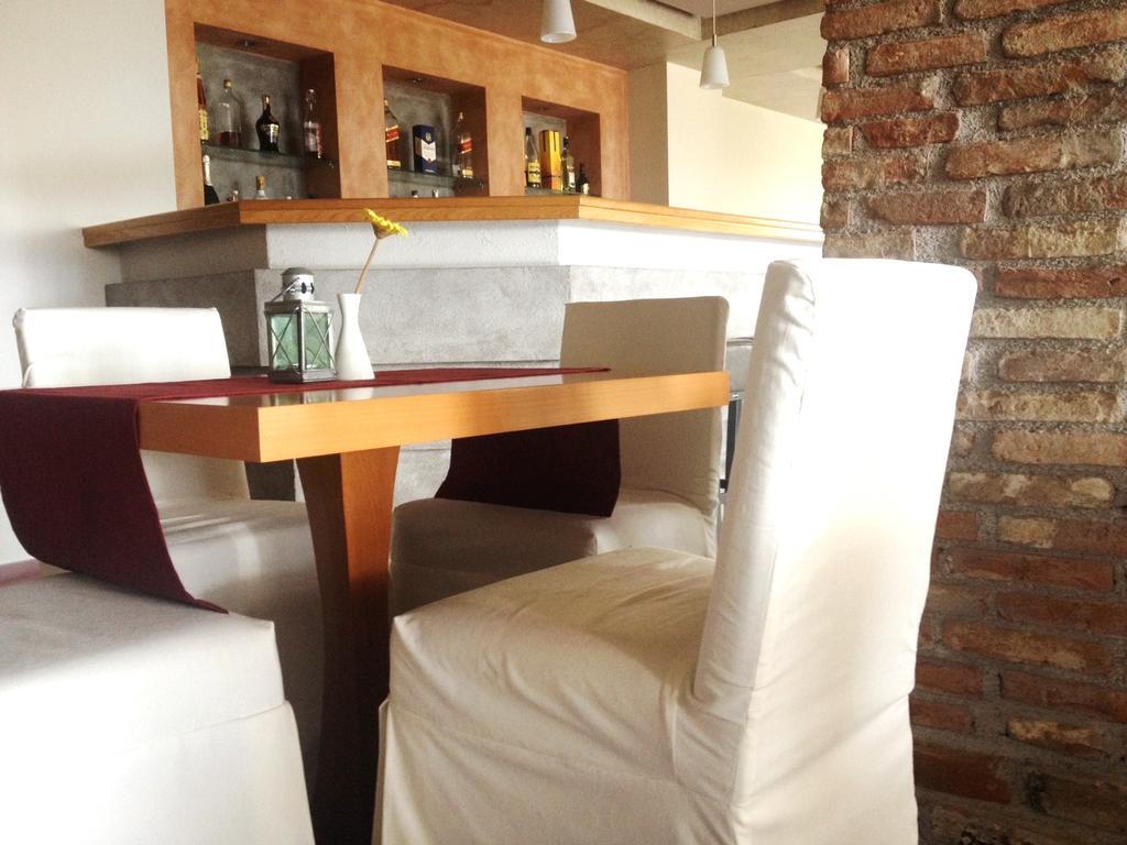 Souris Hotel Rovies Dış mekan fotoğraf